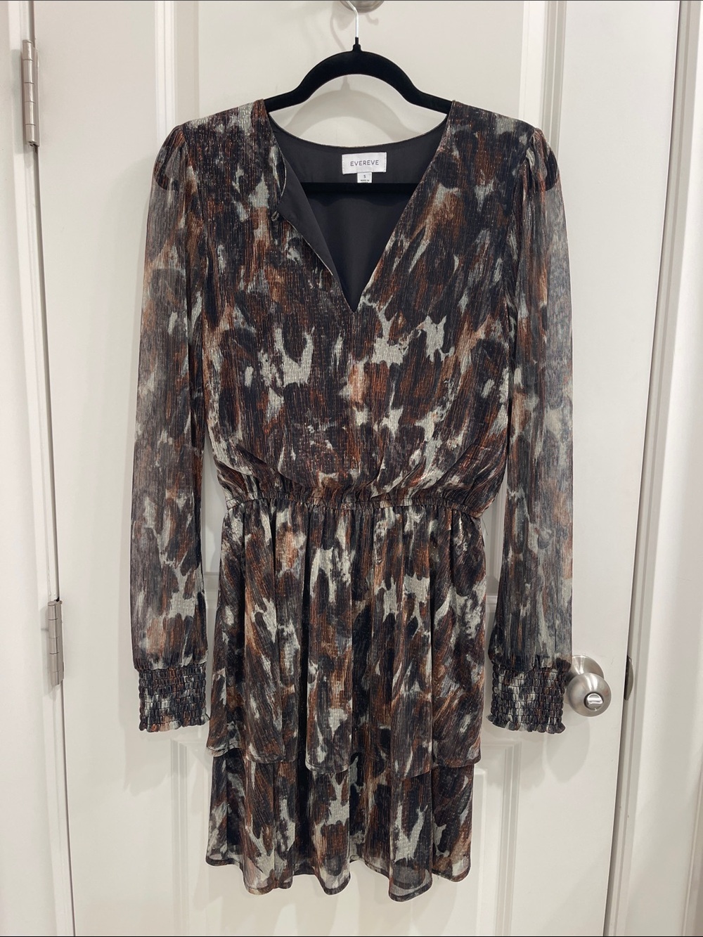 Evereve Brown and Gray Printed Long-Sleeve Tiered Dress